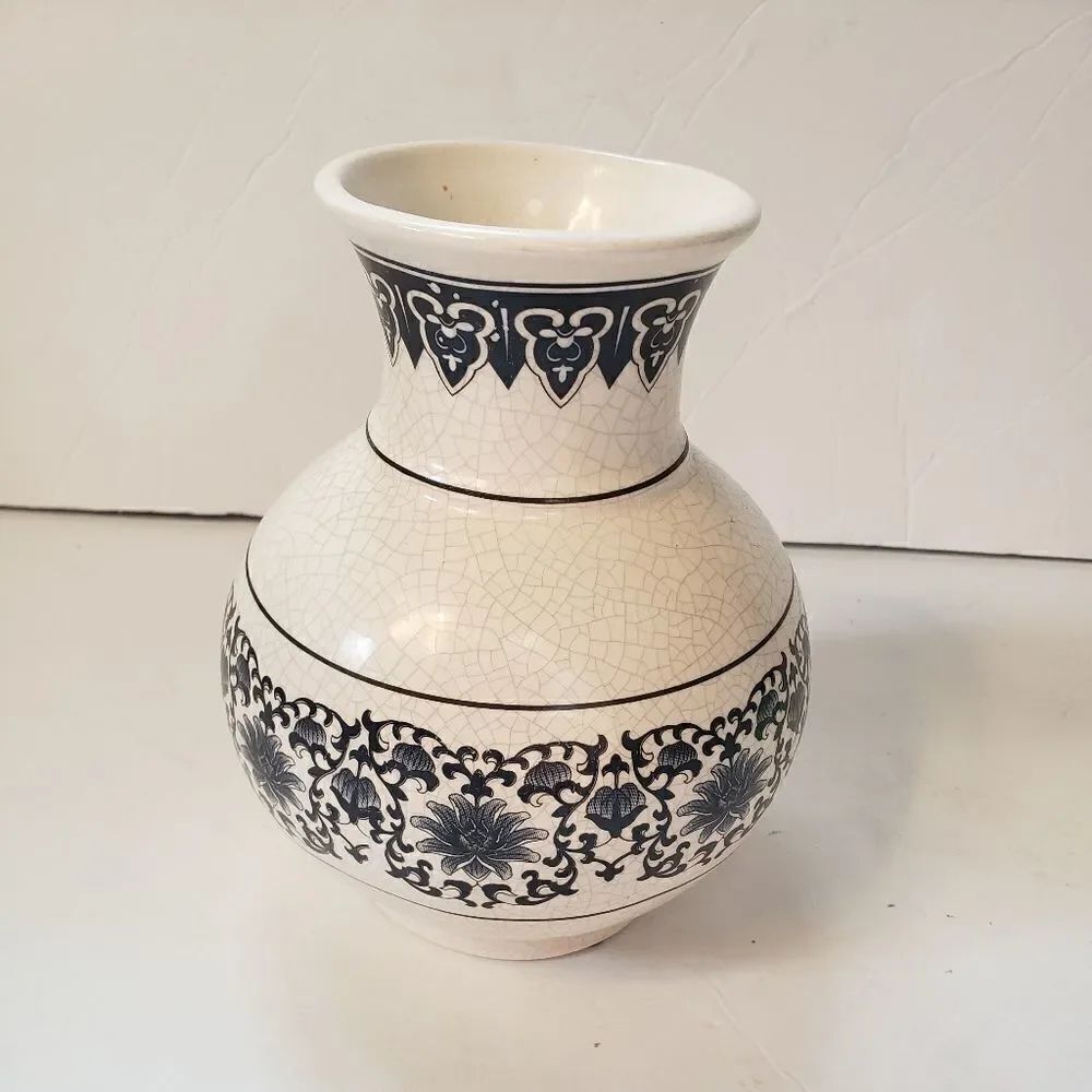 K's Collection Vase - Picture 3 of 7